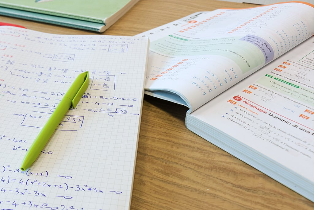 Quaderni scolastici in carta riciclata: sostenibilità e design sui banchi di scuola